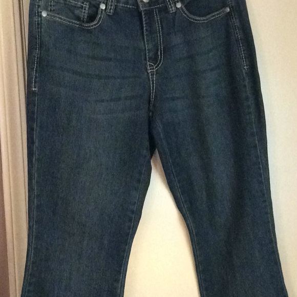 Code Bleu👖 Jeans - Picture 2 of 7